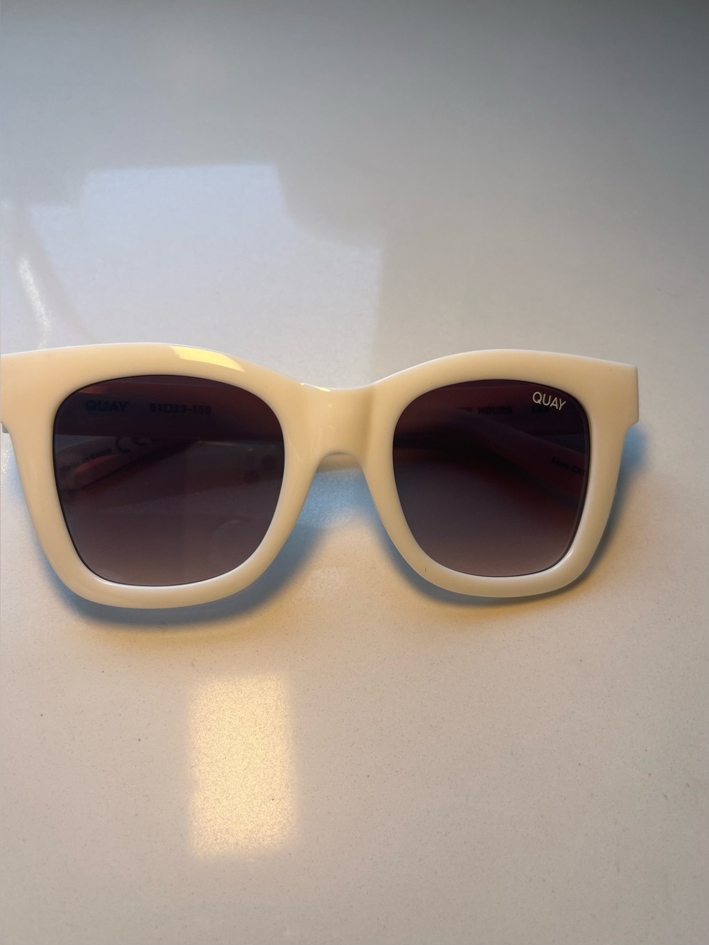 QUAY After Hours White frame / Brown Lens - NWT / Never Worn - Picture 2 of 4